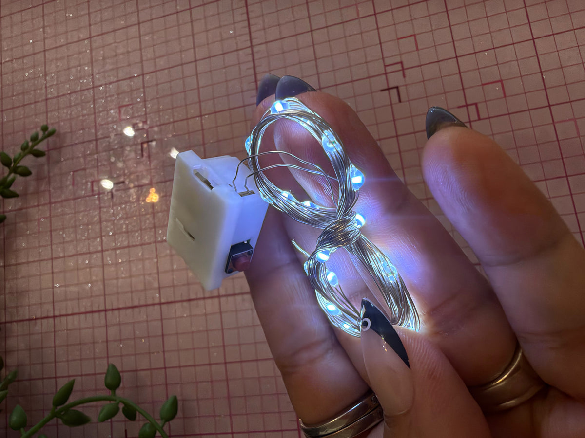 Mini Luces LED de Hada para Papelería y Cake Toppers – 7 ft, 20 LED, Pilas Incluidas